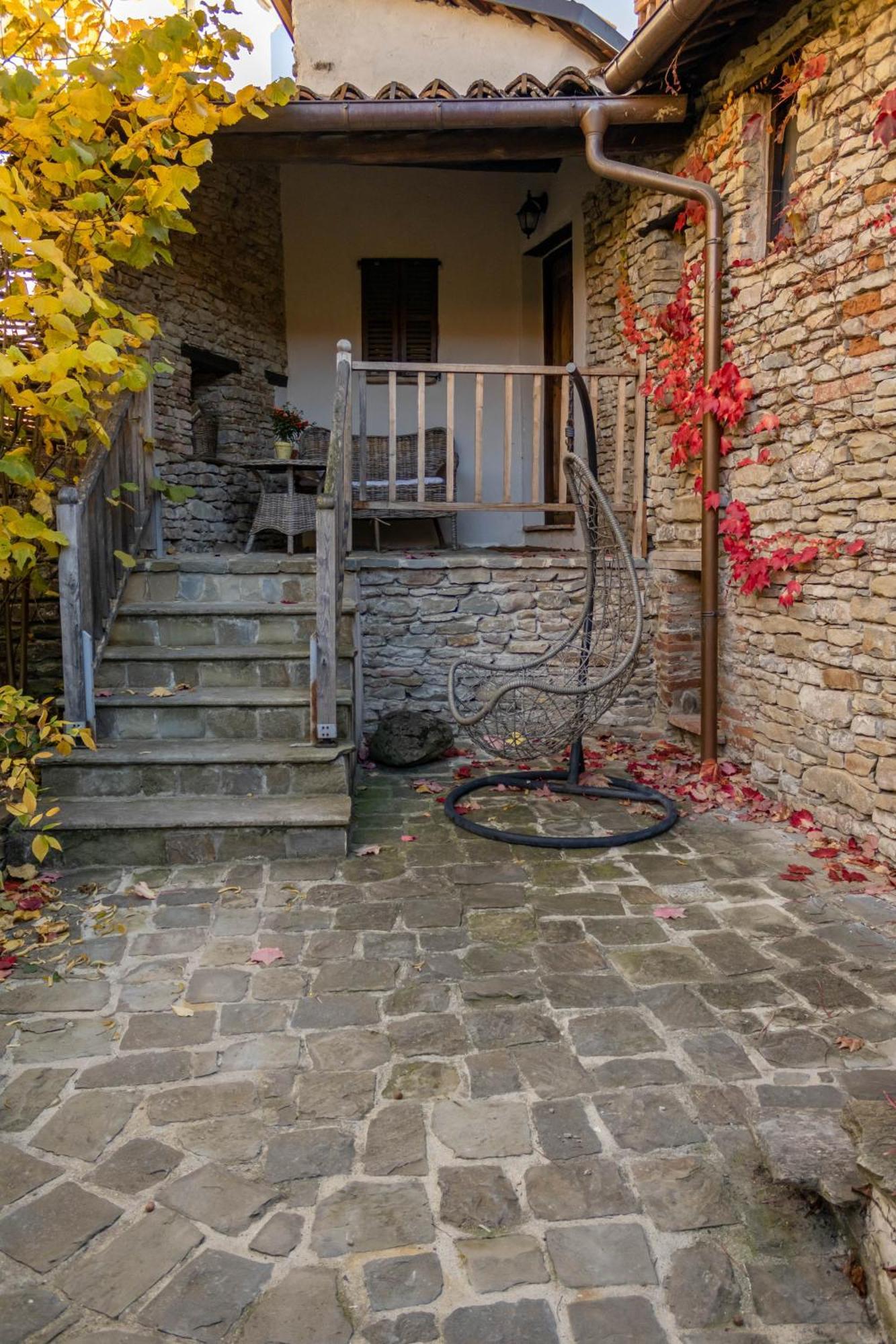 Number 10 Locanda B&B Belvedere Langhe Exterior foto
